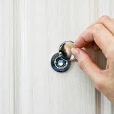 Aldrop peephole Installation