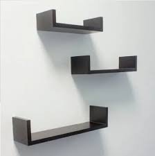 Wooden shelf installation